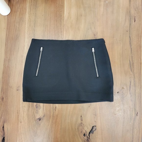 ARITIZIA WILFRED Zipper pockets mini skirt - Picture 1 of 7